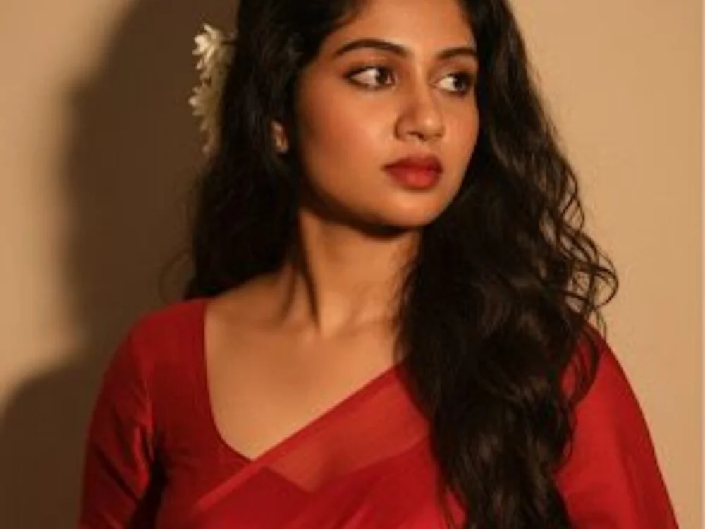 TAMIL_MEENUMA Adlı Modelin Çevrimdışı XXX Sohbeti