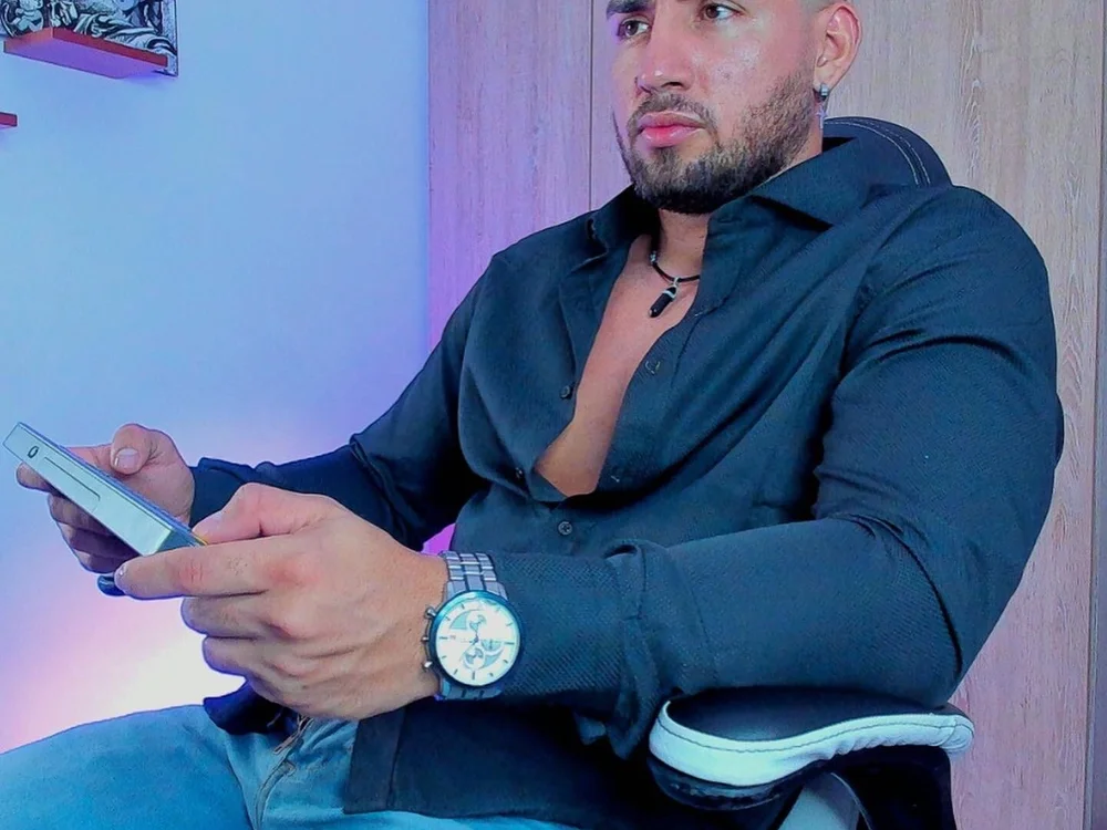 mr_david_cox's Offline XXX Chat