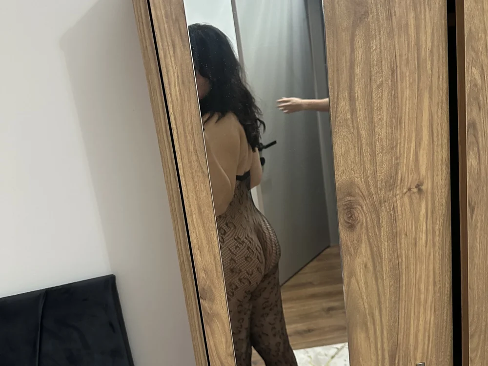 hotmoments00's Offline XXX Chat