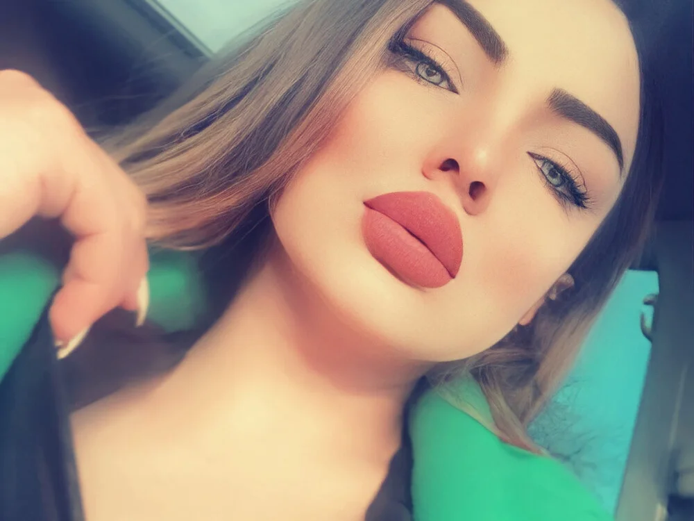 -DILA- Adlı Modelin Çevrimdışı XXX Sohbeti