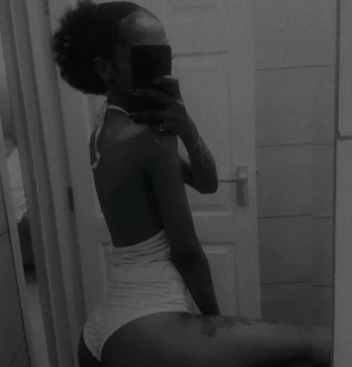 Naughty_nights1 অফলাইন XXX চ্যাট