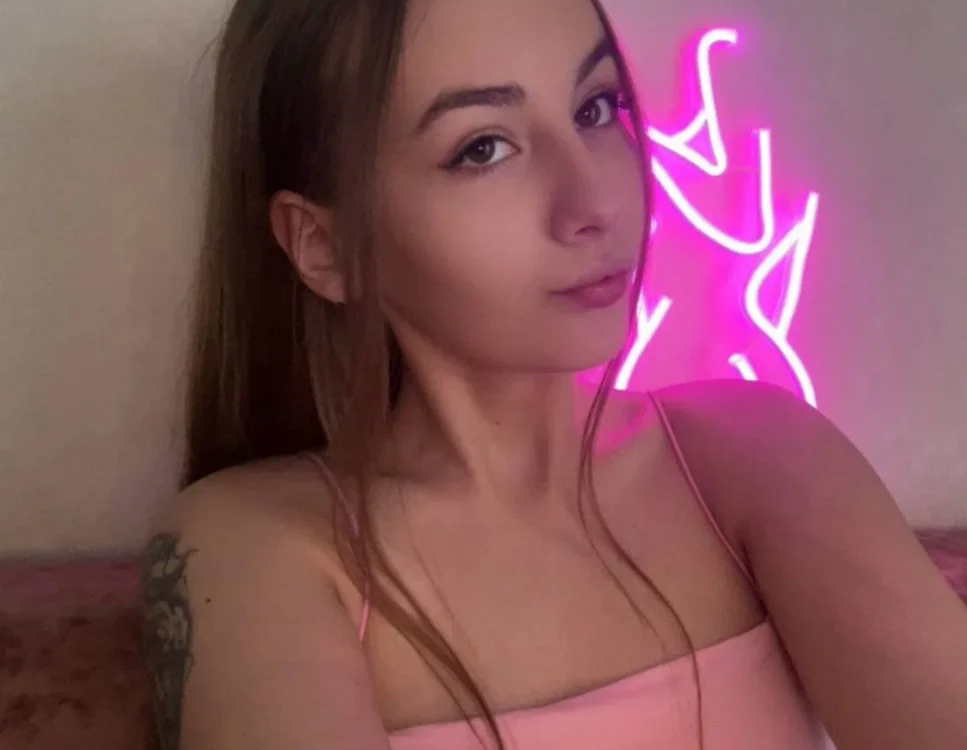 Hailey__juice's Offline Chat Room