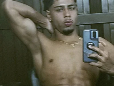 zorco_model 👷 webcam chat