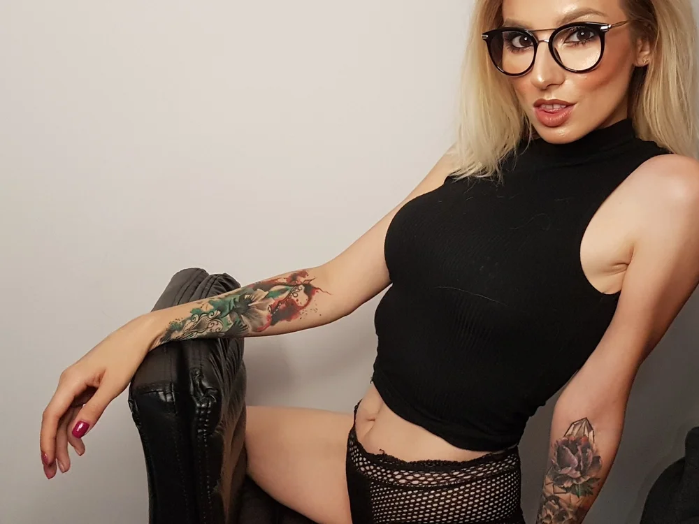 PhoebeX's Offline XXX Chat