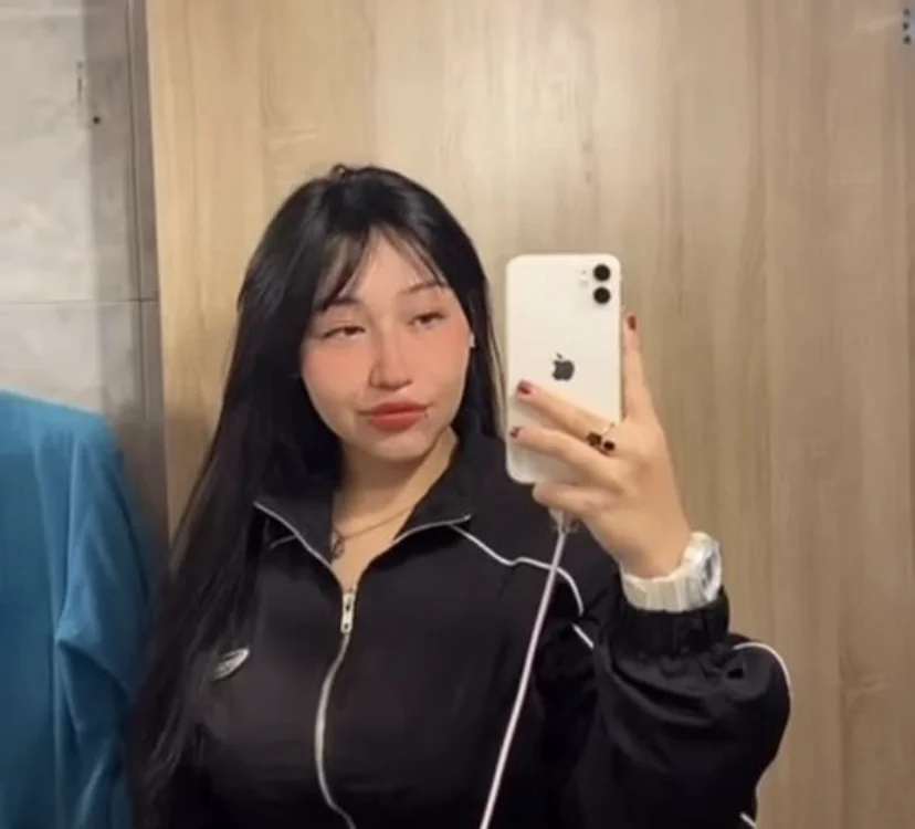 meganvixi_ Adlı Modelin Çevrimdışı XXX Sohbeti