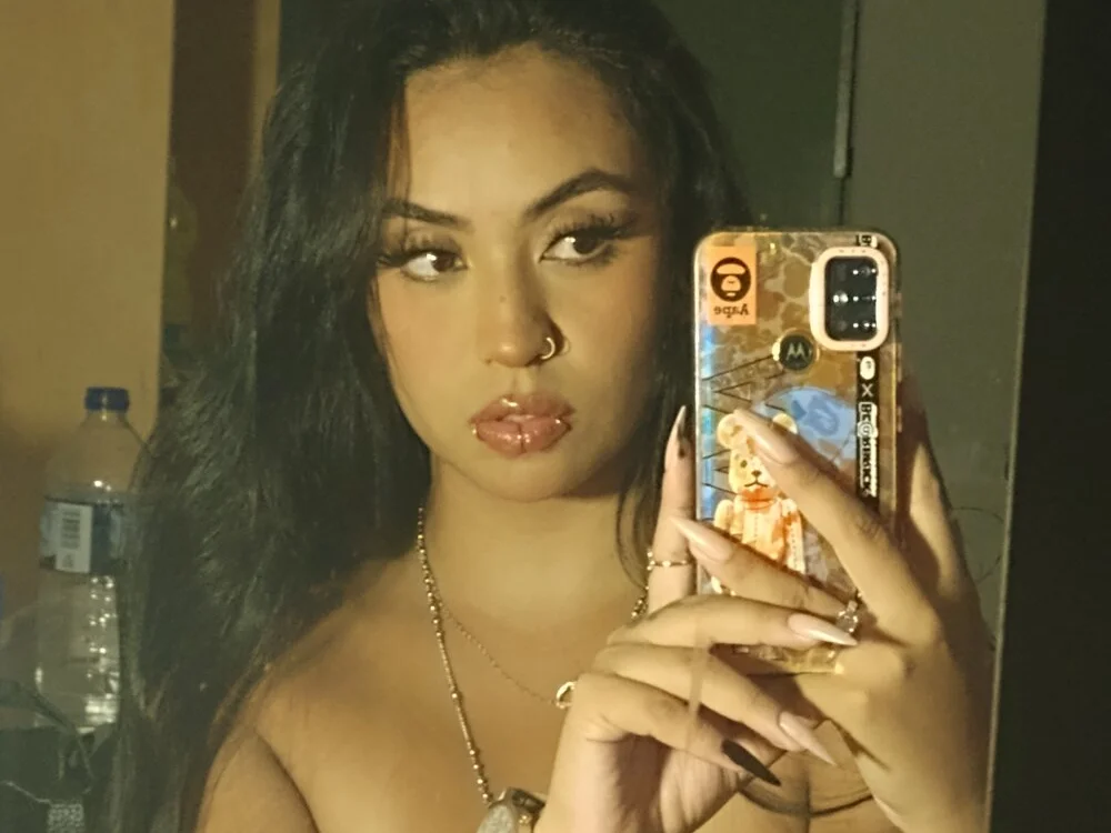 Chat +18 off-line de Latin_kitty333