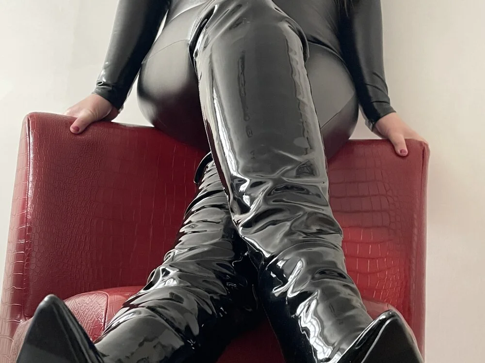 bootyliciousslut Chat XXX offline