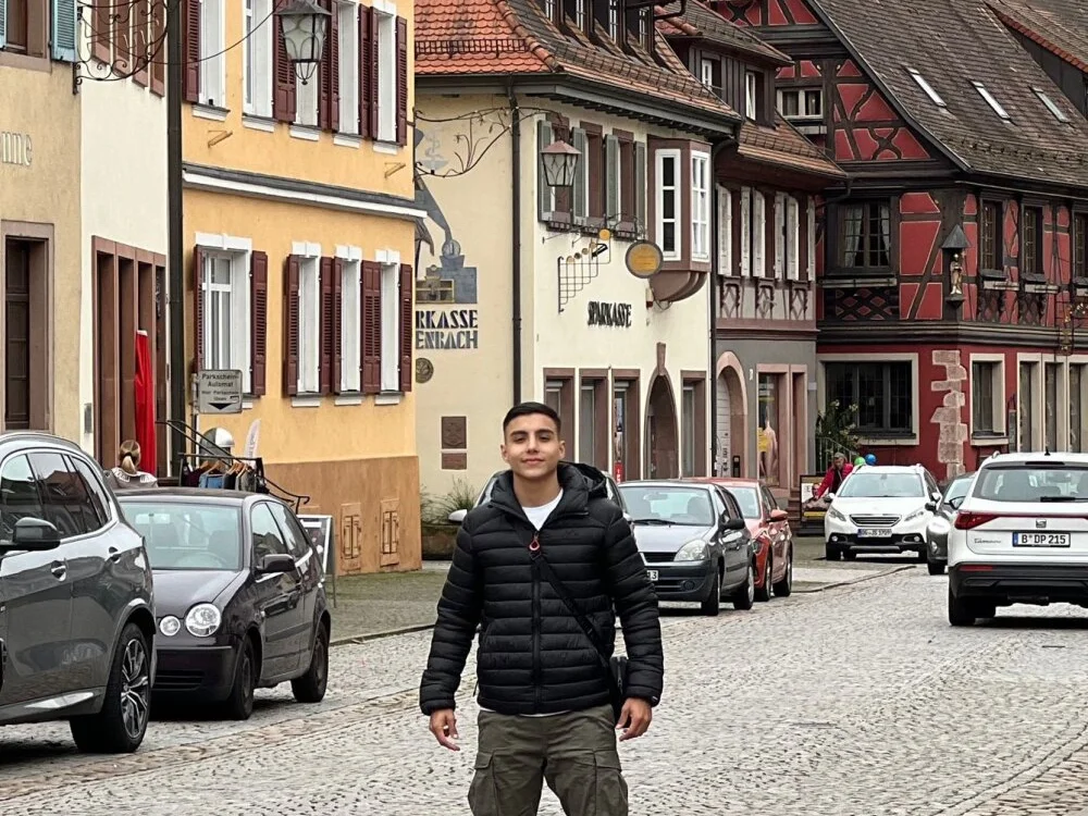 Christopher_Whitaker offline XXX-chat