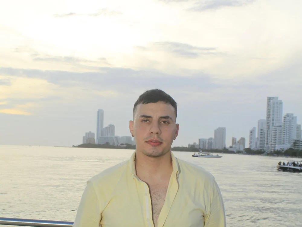 ENZO444_ offline chatrum