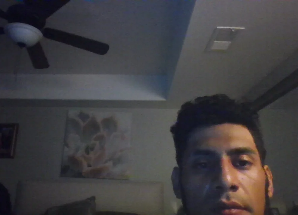 Rafa23rewe's Offline XXX Chat