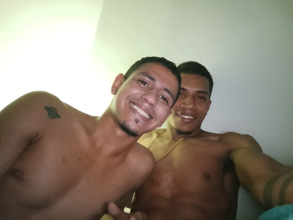 WolVID_XX77's Offline XXX Chat