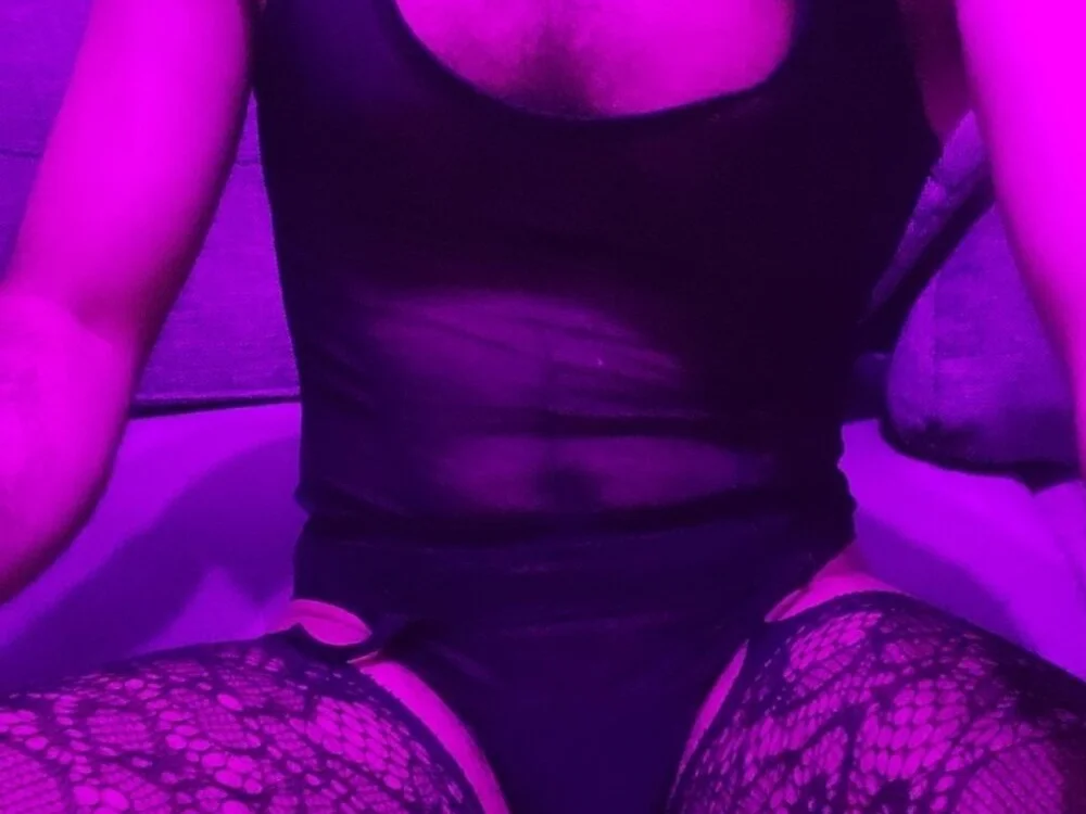 Moh_197 Offline XXX-Chat