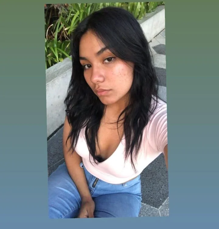 sofia_lain's Offline Chat Room