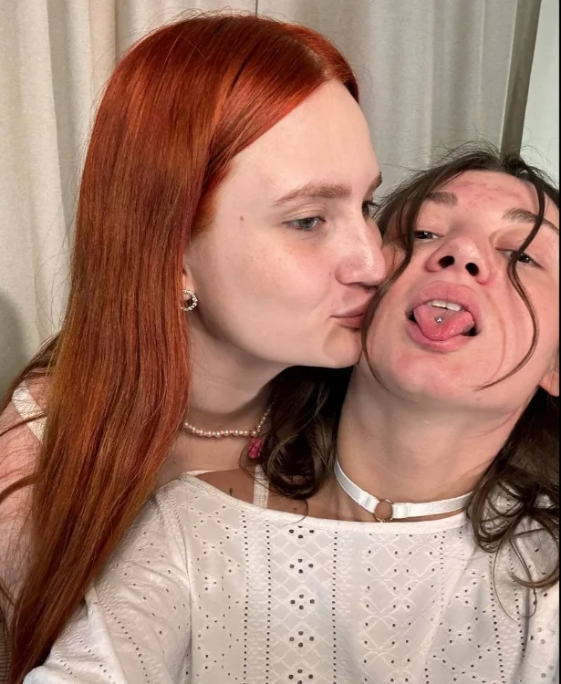 AccaGateley's Offline XXX Chat