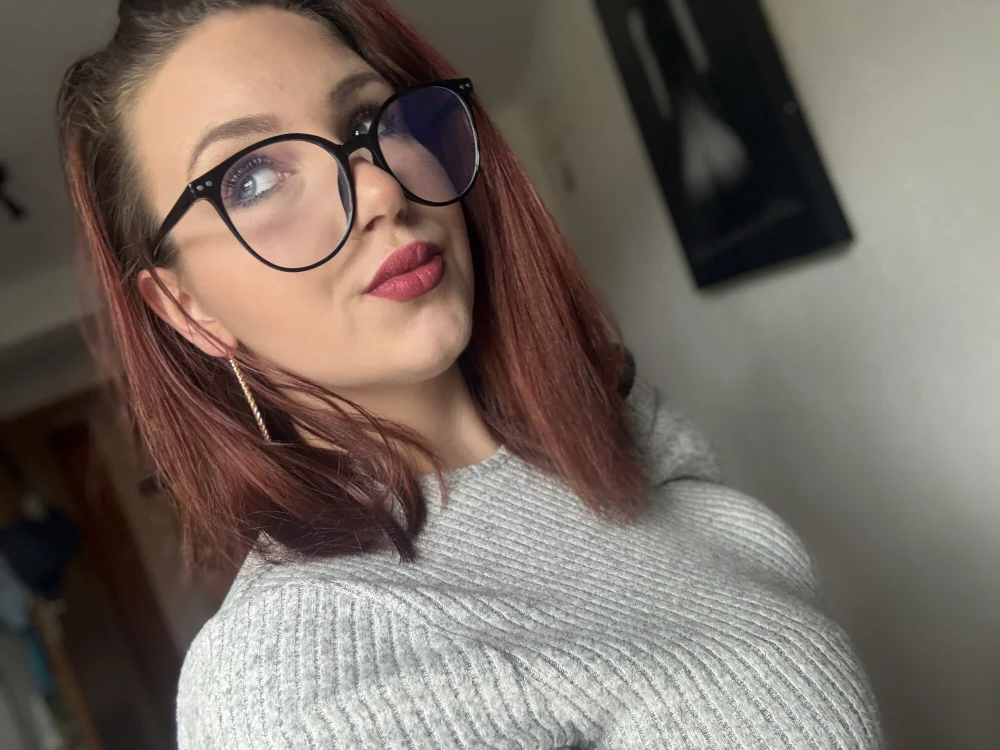 CuteeBea offline XXX-chat