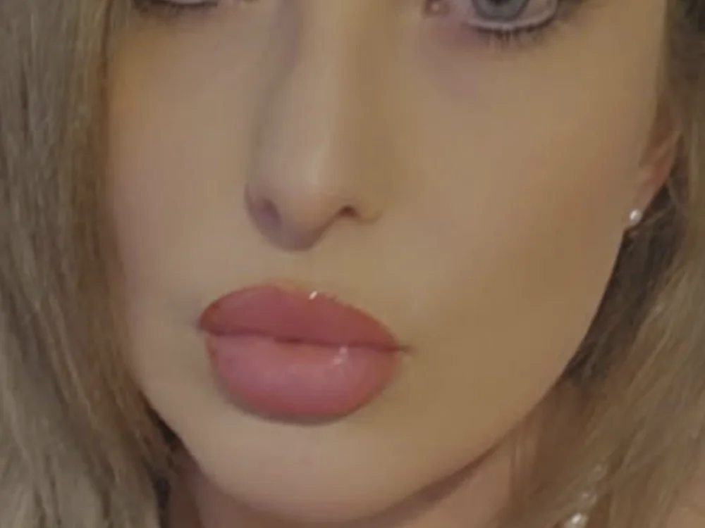 hoaxedcat's Offline Chat Room
