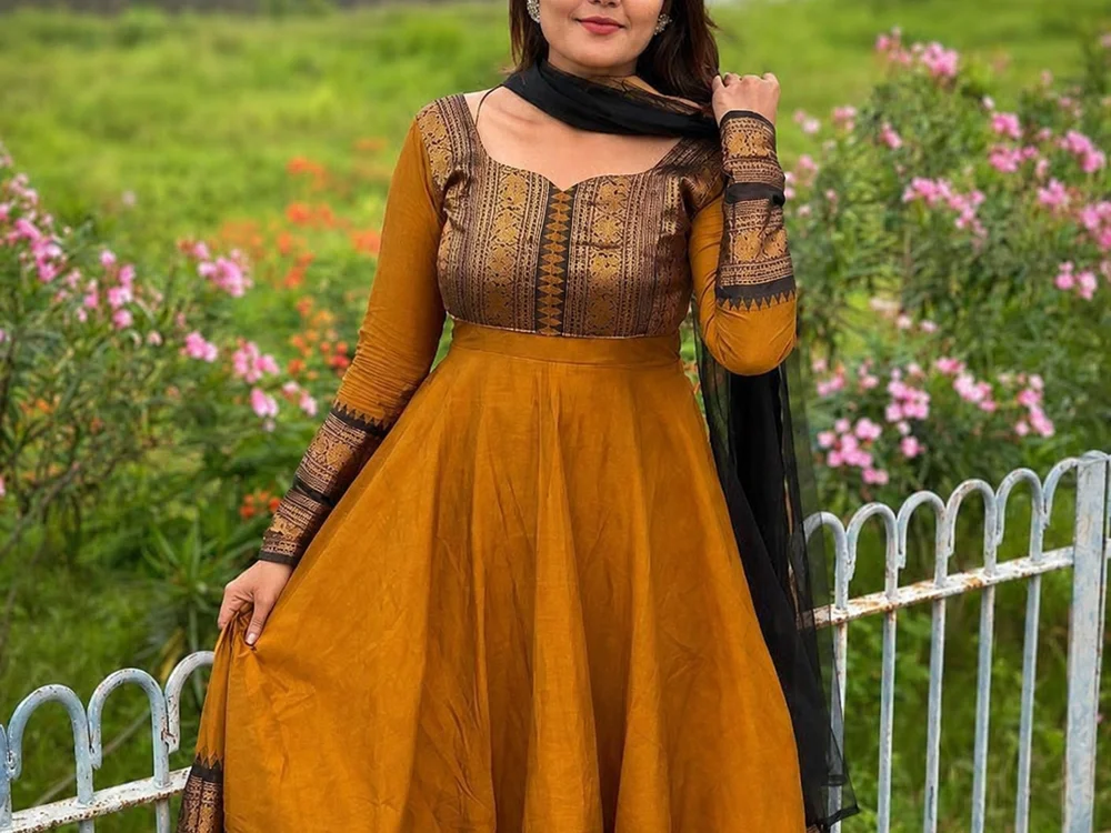cover photo of Aishwariyasri_Tamil