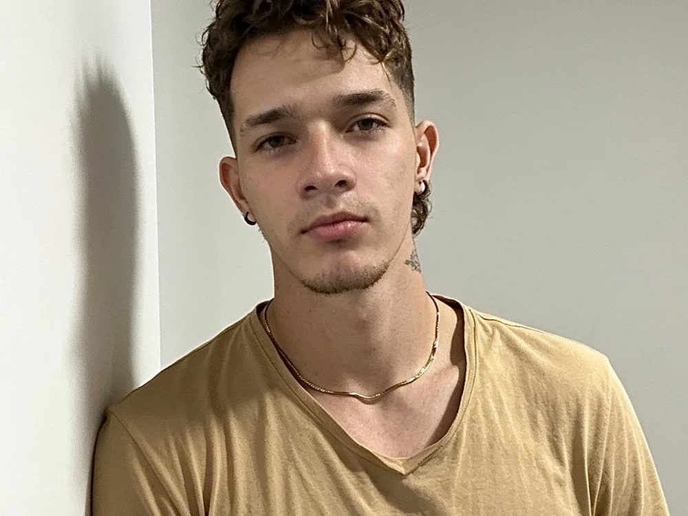 cristofer-'s Offline XXX Chat