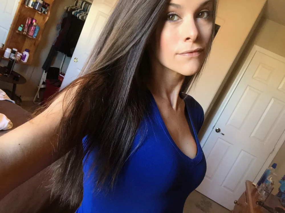 BeccaStarXXX's Offline Chat Room