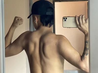 Strange_Twink Male C2c Live Webcam Porn