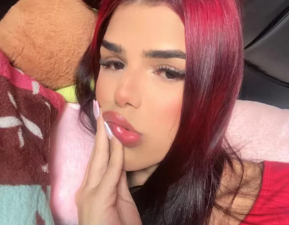 Kendall_Price_n Offline XXX chat