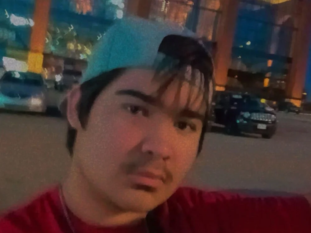 derek0_17's Offline XXX Chat