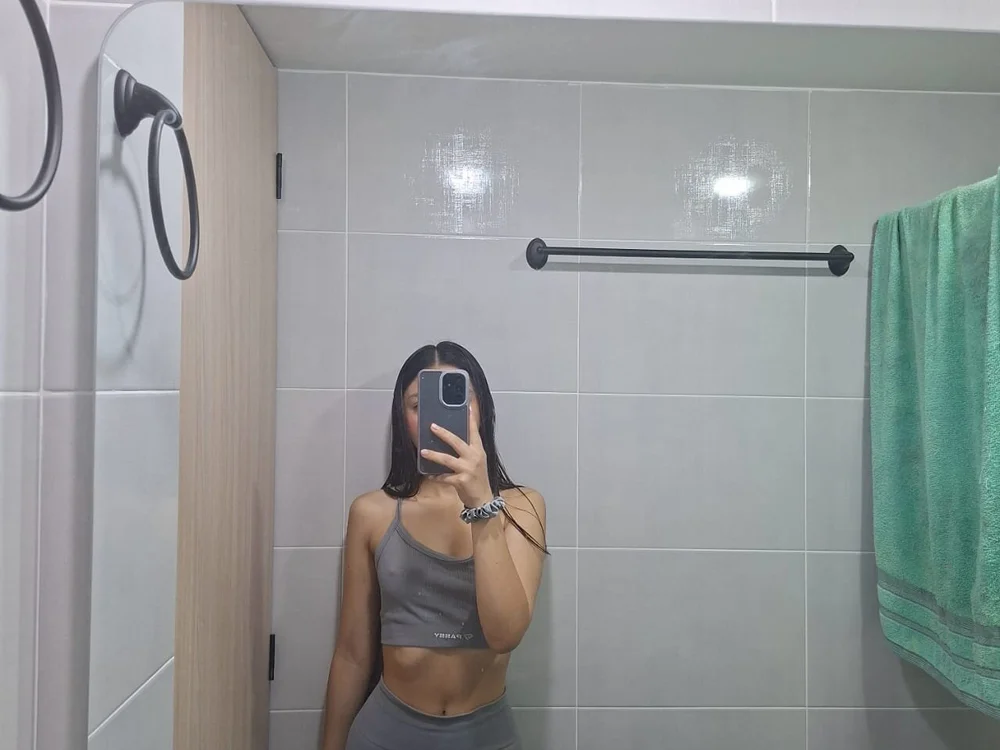 Mia_Rousse1 offline chatrum