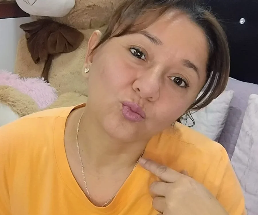 AngelRoussn Offline XXX chat