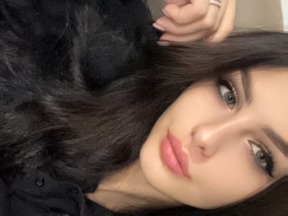 Maya_Bby's Offline Chat Room