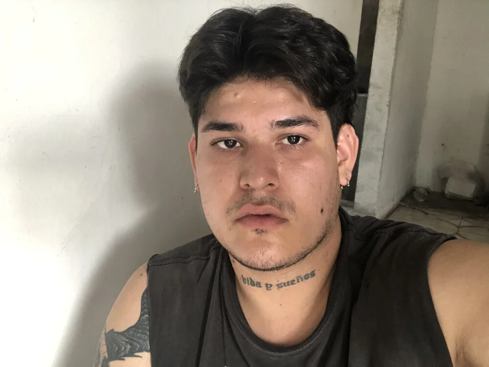 ELtiorick18 Offline XXX-Chat