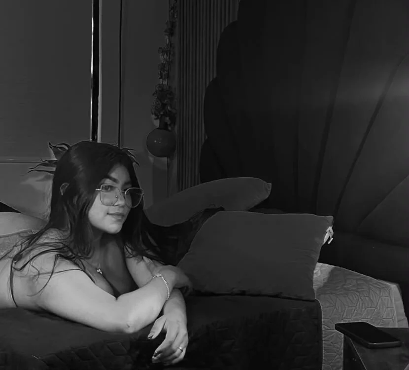 Mia_miller_r cover photo