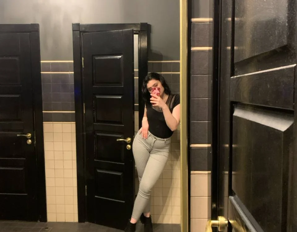 selena_yum offline chatrum