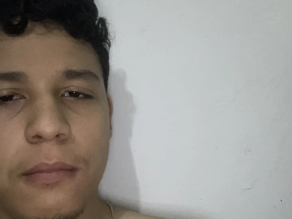 CarlosZ678's Offline XXX Chat