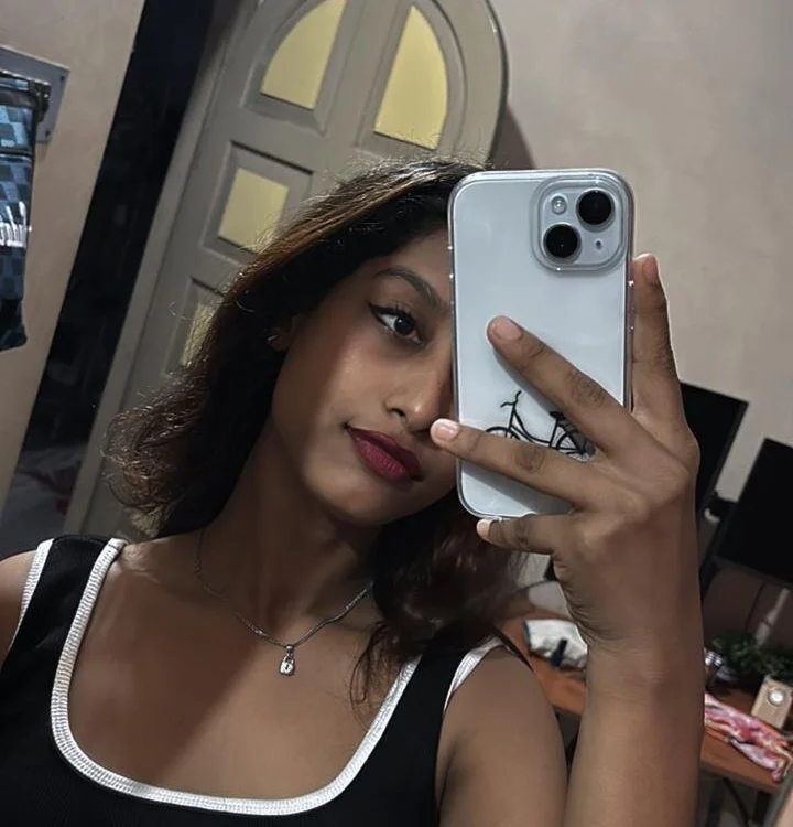 DasiNeha121 Adlı Modelin Çevrimdışı XXX Sohbeti