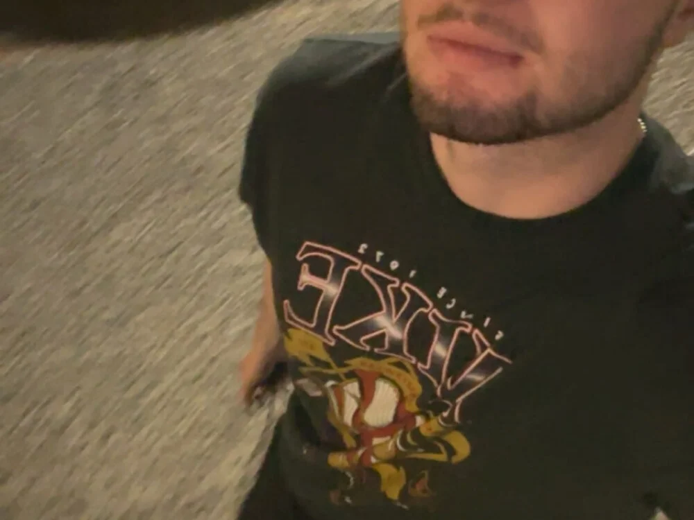 Chris35546's Offline XXX Chat