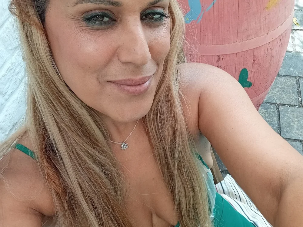 laura4280's Offline XXX Chat