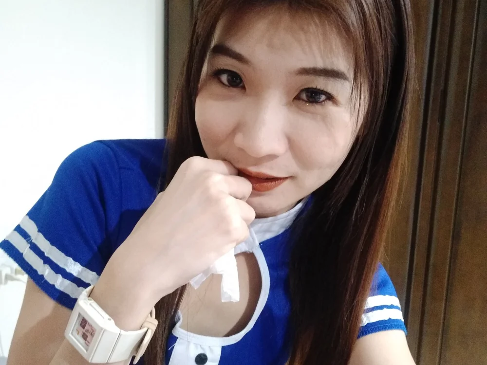 Blueeye_asian's Offline Chat Room