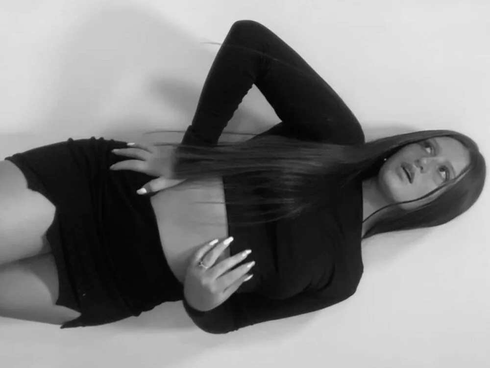 valerie_diaz1: офлайн-секс-чат