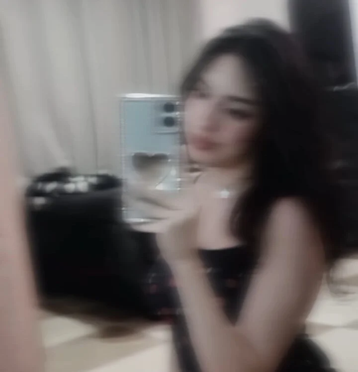 Foxy_rousen Offline XXX chat