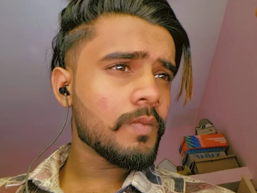 suhxil79 অফলাইন XXX চ্যাট