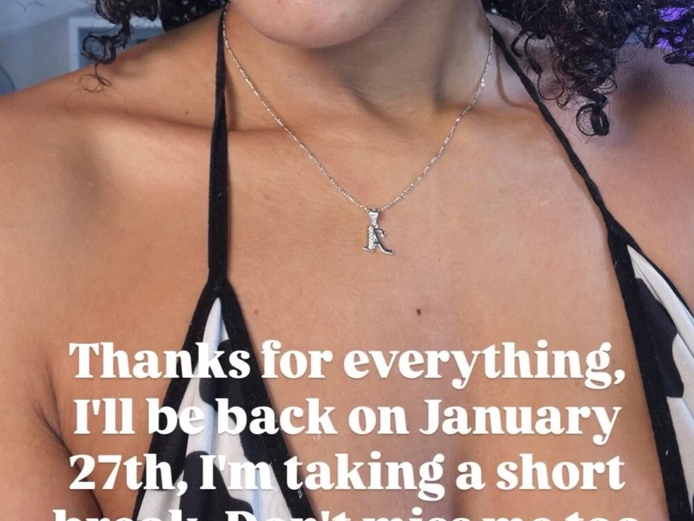 LillyDolls23 離線 XXX 聊天