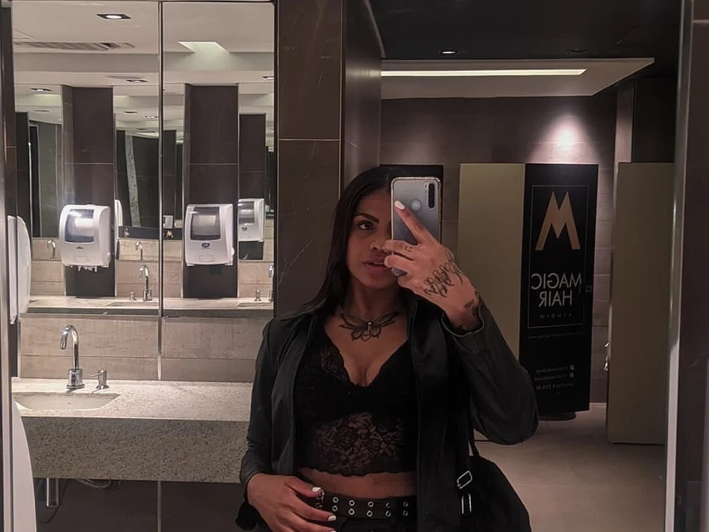 Chatroom XXX hors ligne de Haillie_