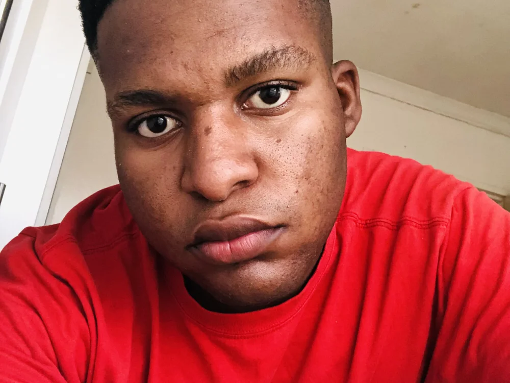 Luyolo023 Chat XXX Ngoại tuyến
