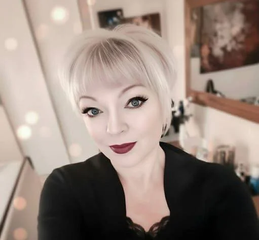 EclecticBlue's Offline Chat Room