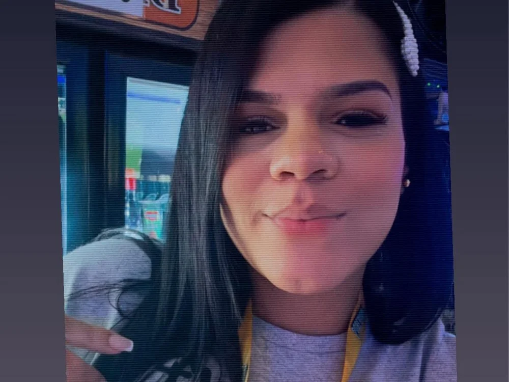 Isabella_mark's Offline Chat Room