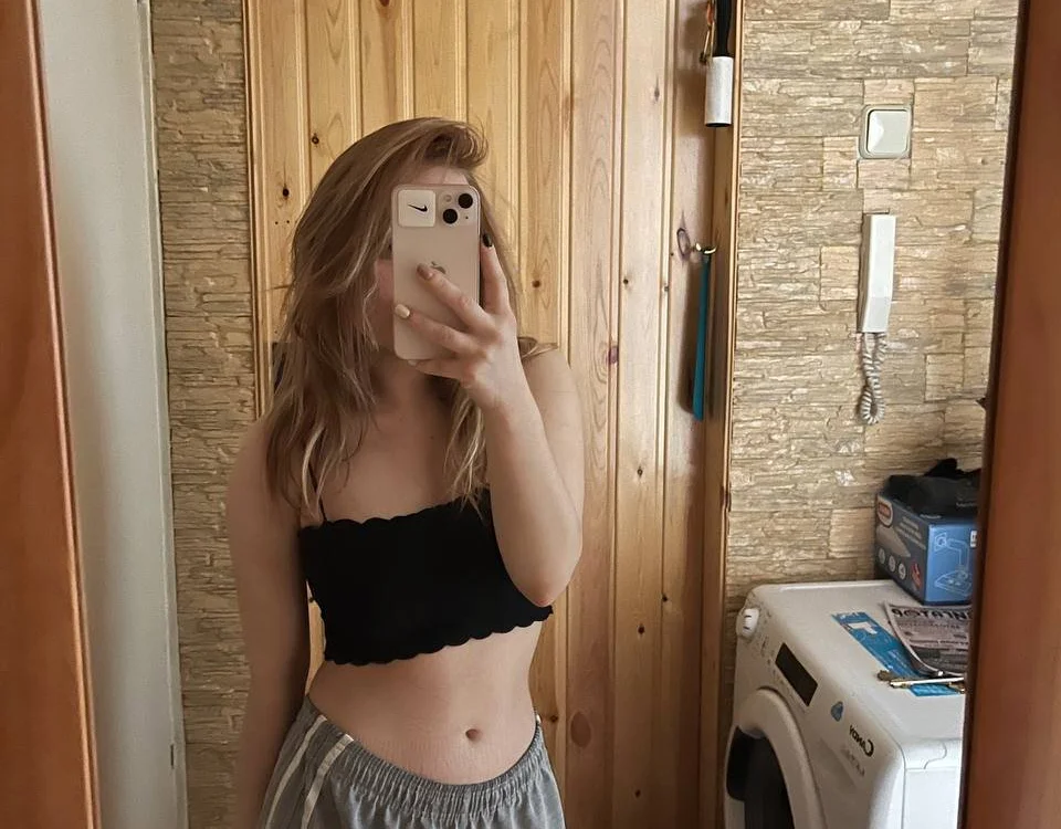 แชท XXX ออฟไลน์ของ LianaBright