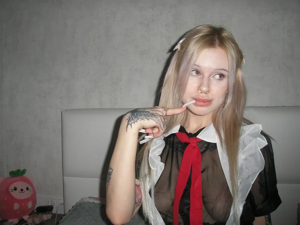 HoneyGold_ offline XXX-chat