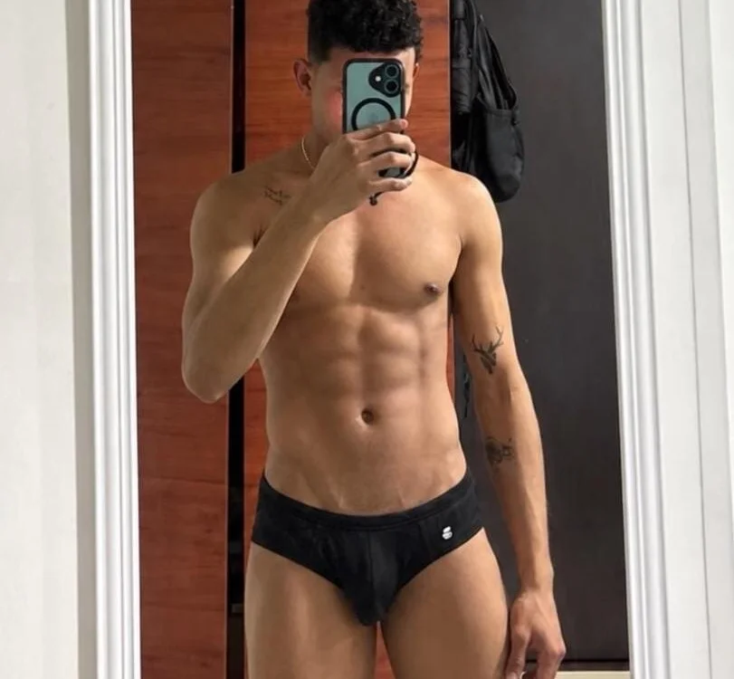 Ricky_stop Offline XXX Chat