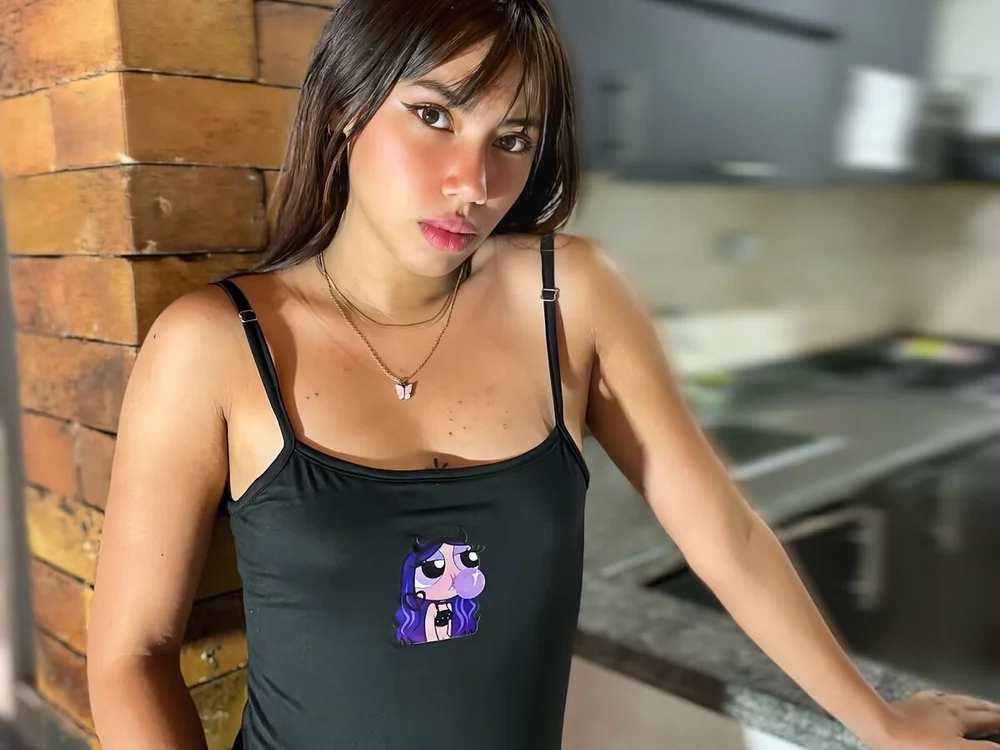 cherry_mia_'s Offline XXX Chat