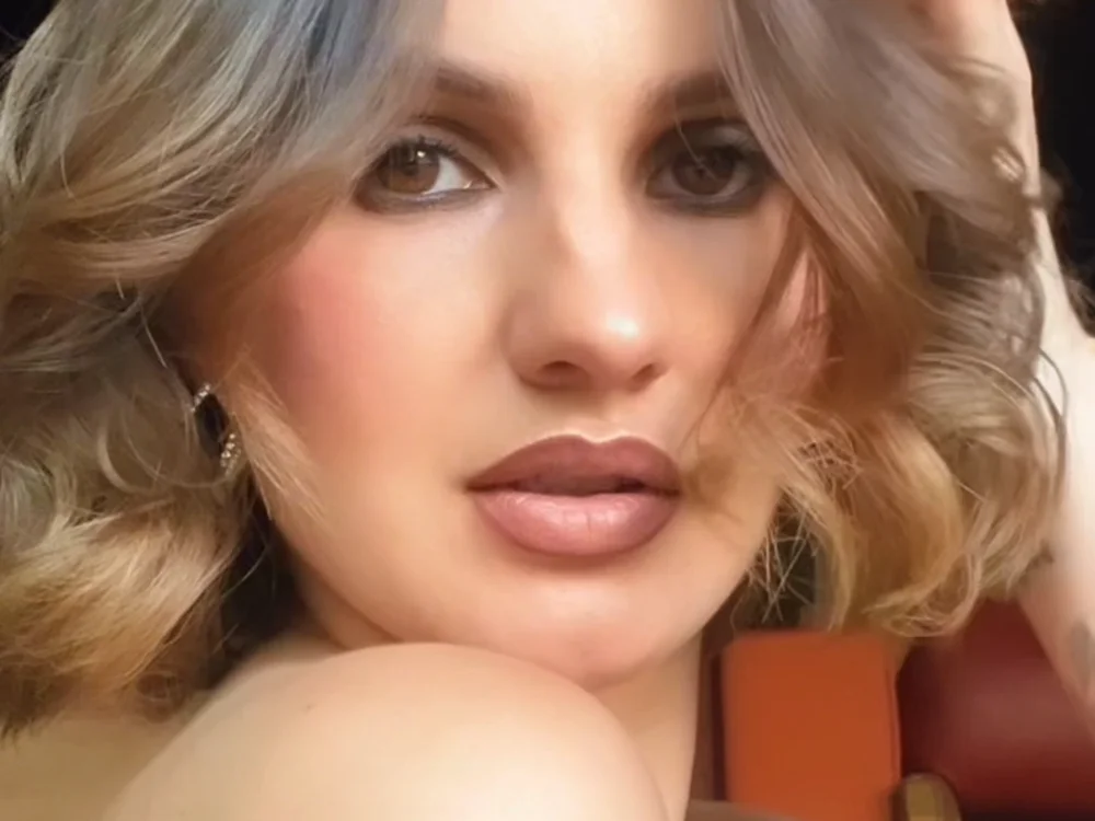 Offline chatovací místnost Sonya_Mort